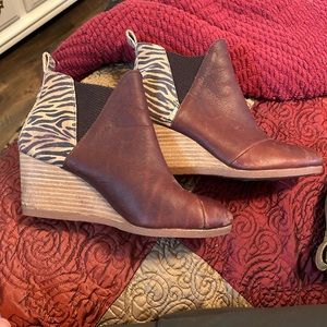 Toms leather wedge boots withe zebra backing